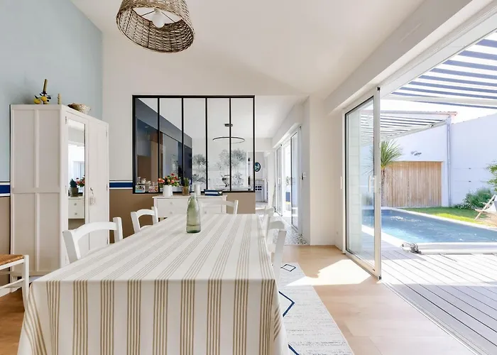 Piscine - 8 Personnes - D'olonne Les Sables-dʼOlonne