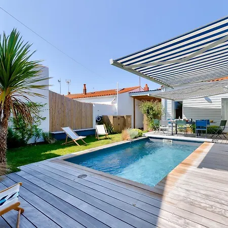 Piscine - 8 Personnes - D'olonne Hébergement de vacances