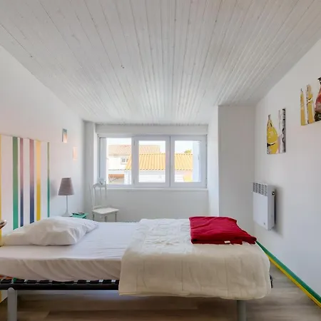 Piscine - 8 Personnes - D'olonne