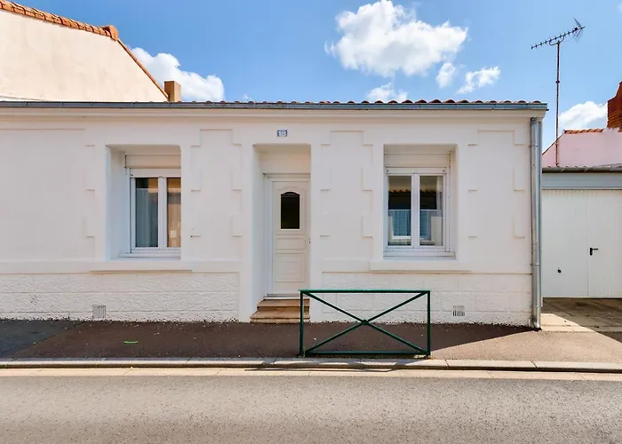 Piscine - 8 Personnes - D'olonne *