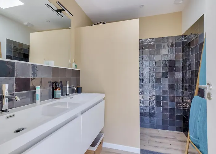 Piscine - 8 Personnes - D'olonne *