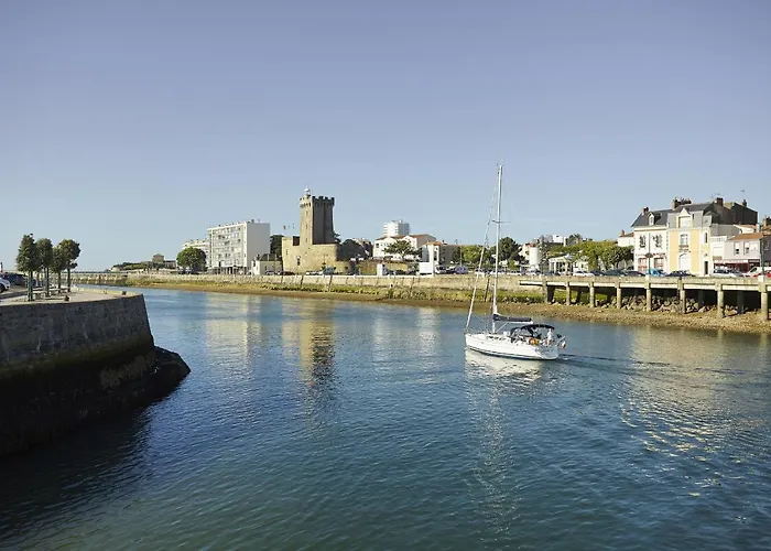 Piscine - 8 Personnes - D'olonne * Les Sables-dʼOlonne